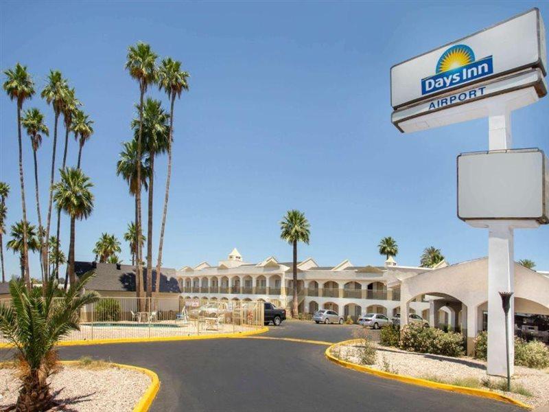 Days Inn By Wyndham Airport - Phoenix Bagian luar foto