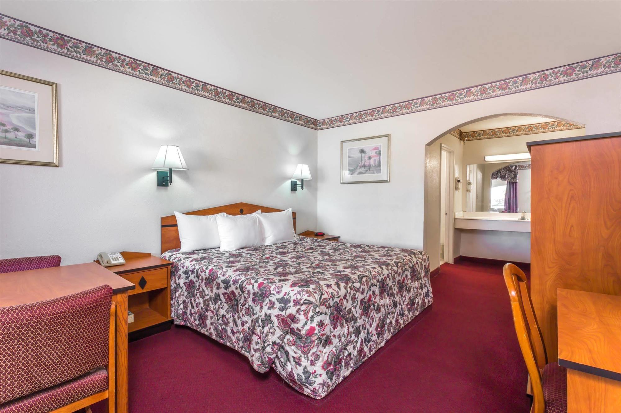 Days Inn By Wyndham Airport - Phoenix Bagian luar foto